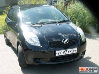 2005 Toyota Vitz Photos