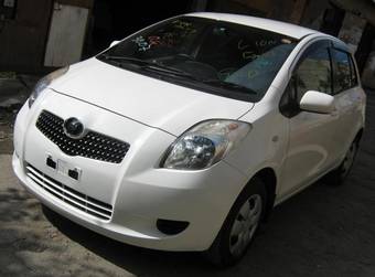 2005 Toyota Vitz Pictures