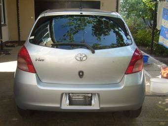 2005 Toyota Vitz Pictures