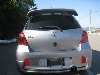 2005 Toyota Vitz Photos