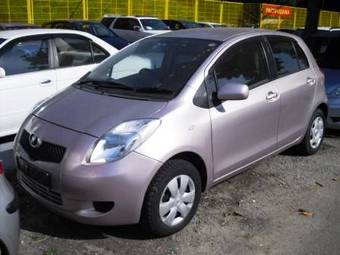 2005 Toyota Vitz Pictures