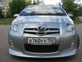 2005 Toyota Vitz Pictures