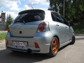 2005 Toyota Vitz Pictures