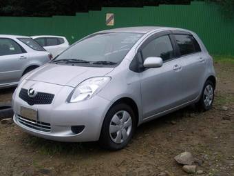 2005 Toyota Vitz Pictures