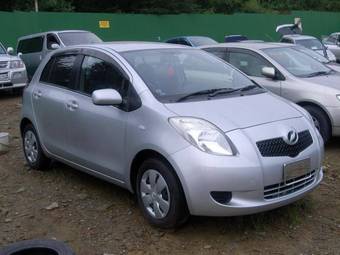 2005 Toyota Vitz Pictures