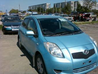 2005 Toyota Vitz Pictures