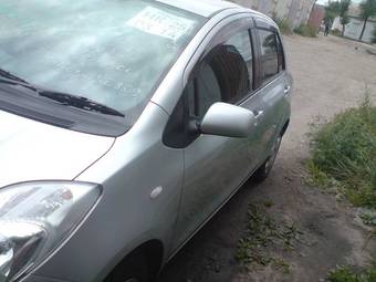 2005 Toyota Vitz Pictures