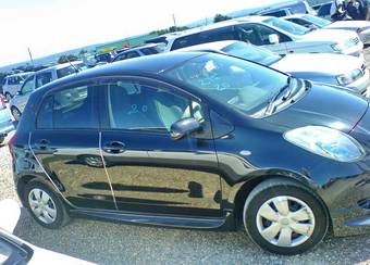 2005 Toyota Vitz Pictures