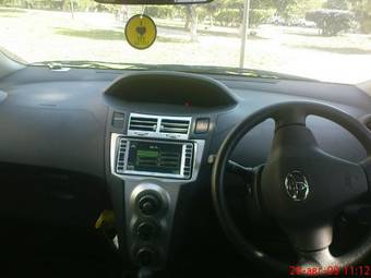 2005 Toyota Vitz Pictures