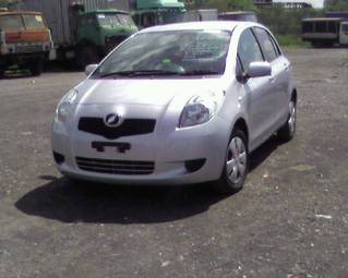 2005 Toyota Vitz Pictures