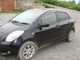 2005 Toyota Vitz Pictures