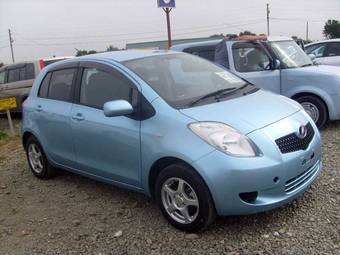 2005 Toyota Vitz Photos