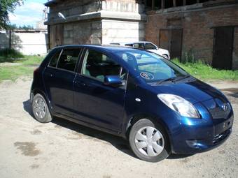 2005 Toyota Vitz Pictures