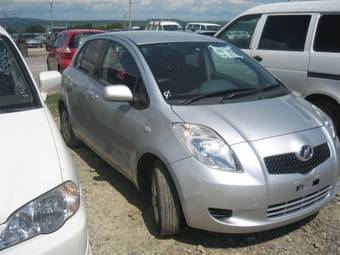 2005 Toyota Vitz Pictures