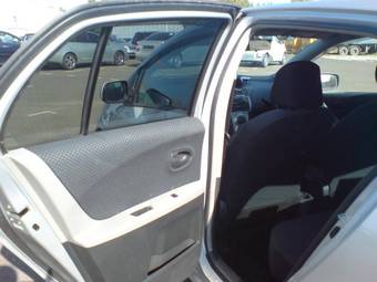 2005 Toyota Vitz Pictures