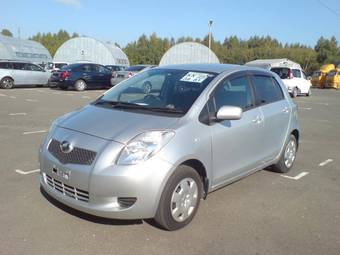 2005 Toyota Vitz Pictures