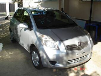 2005 Toyota Vitz Pictures