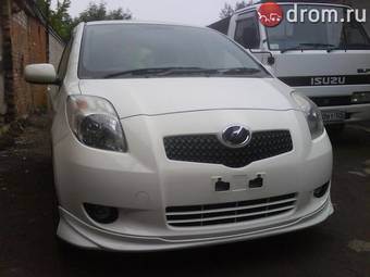 2005 Toyota Vitz Images