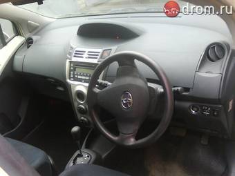 2005 Toyota Vitz Pics