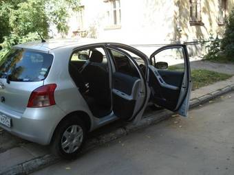 2005 Toyota Vitz Pictures