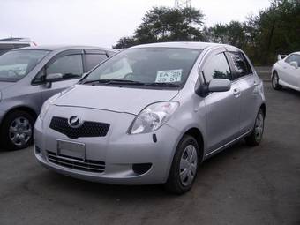 2005 Toyota Vitz Pictures