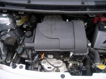 2005 Toyota Vitz Images