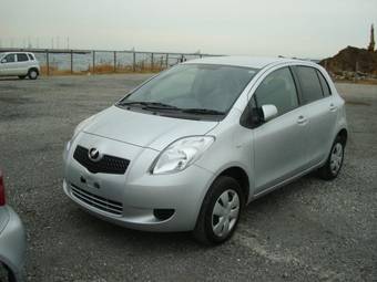 2005 Toyota Vitz Pictures