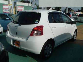 2005 Toyota Vitz Pictures