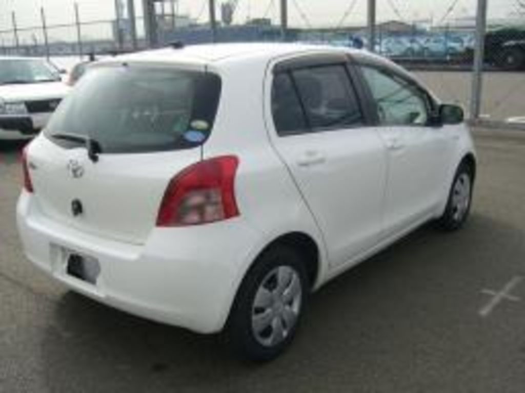 2006 Toyota Vitz