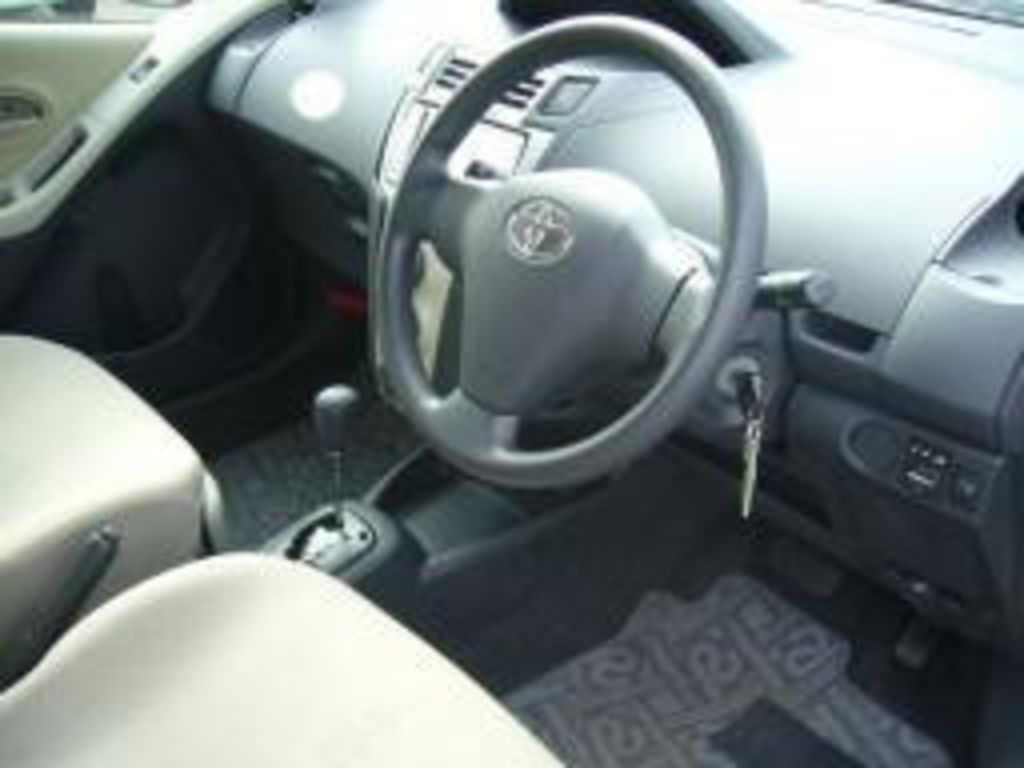 2006 Toyota Vitz