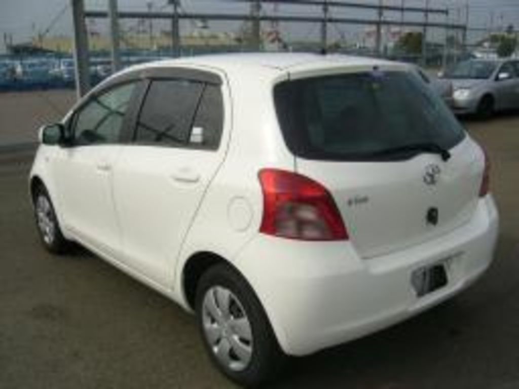 2006 Toyota Vitz