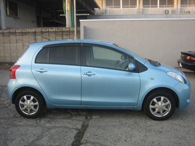 2006 Toyota Vitz