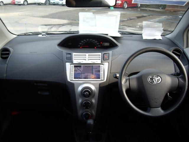 2006 Toyota Vitz