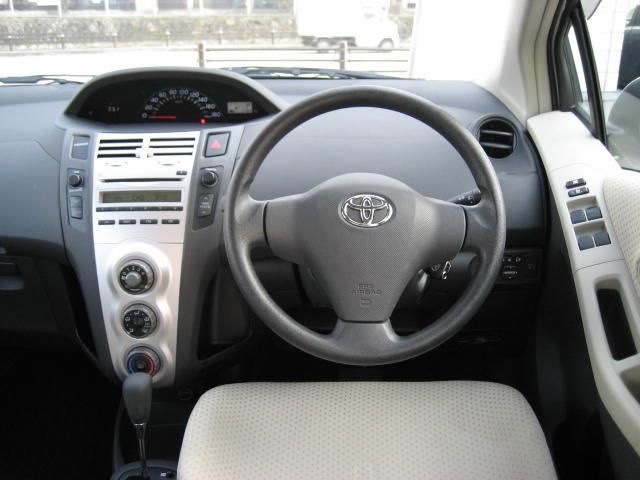 2006 Toyota Vitz