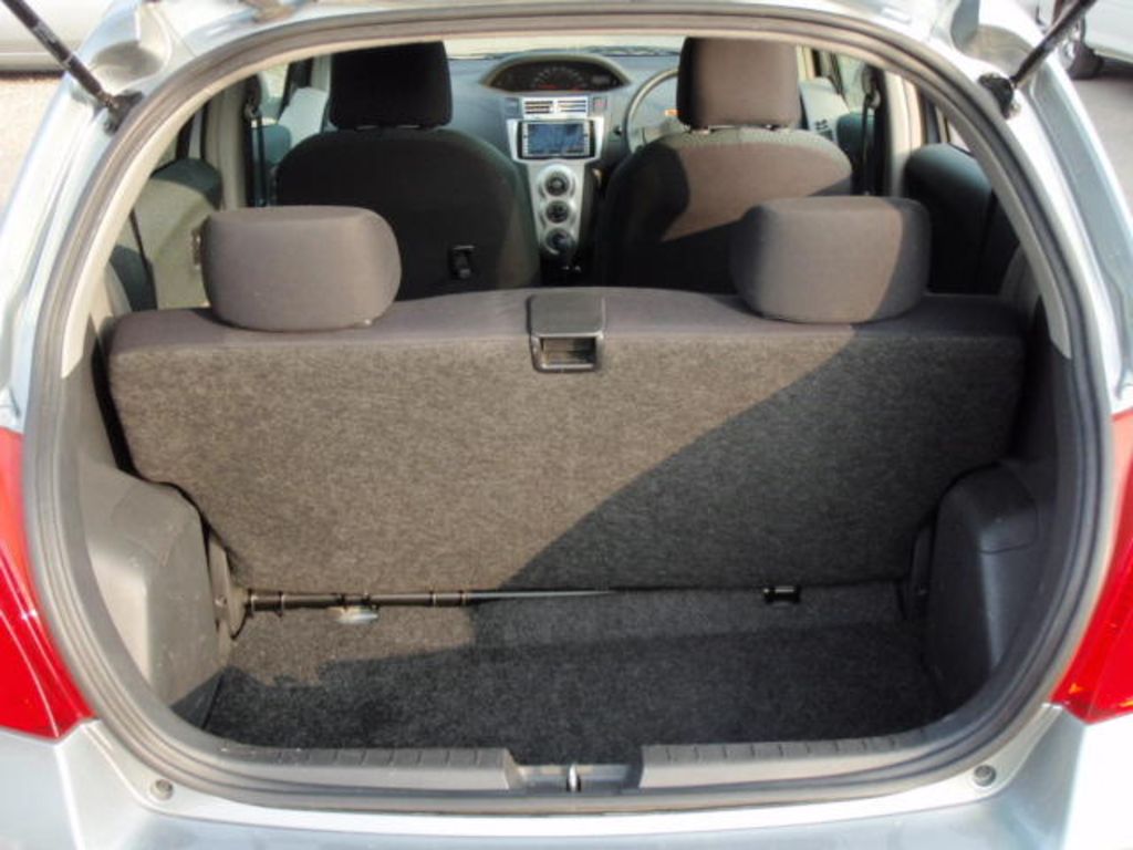 2006 Toyota Vitz