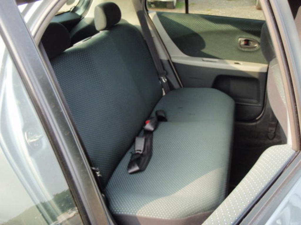 2006 Toyota Vitz