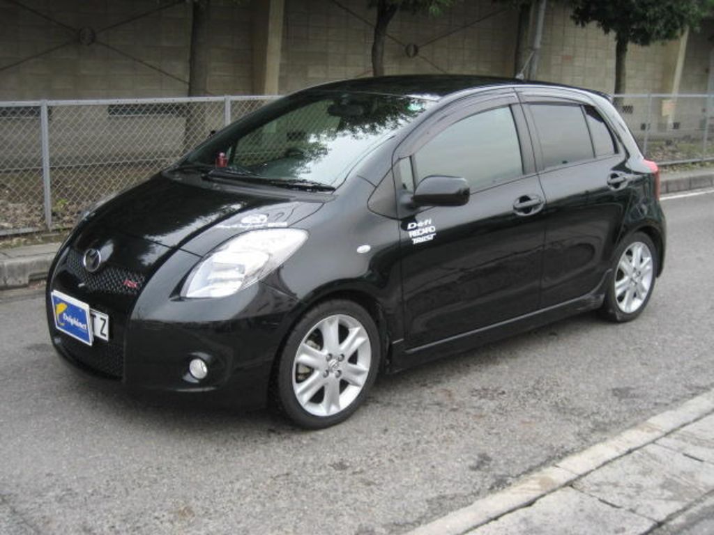 2006 Toyota Vitz