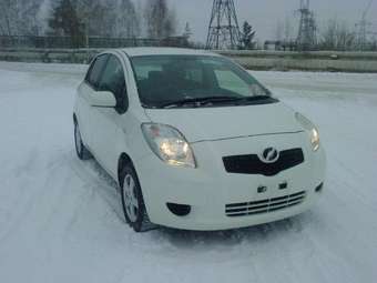 2006 Toyota Vitz Photos