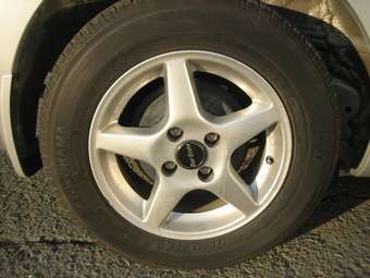 2006 Toyota Vitz Photos