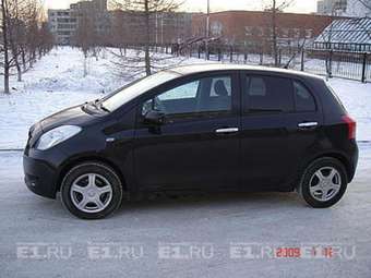 2006 Toyota Vitz Photos