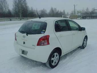 2006 Toyota Vitz Photos