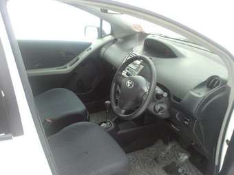 2006 Toyota Vitz Photos