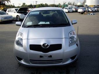 2006 Toyota Vitz Photos