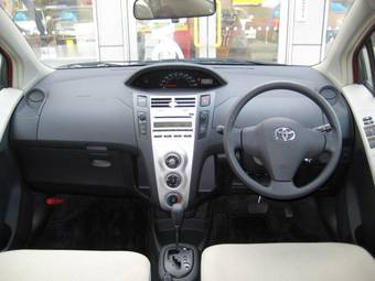 2006 Toyota Vitz Photos
