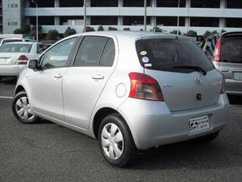 2006 Toyota Vitz Images