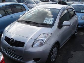 2006 Toyota Vitz Images