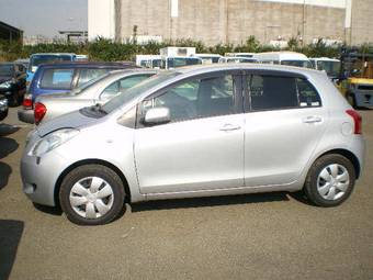 2006 Toyota Vitz Photos