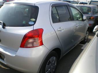 2006 Toyota Vitz Photos