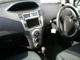 2006 Toyota Vitz Images