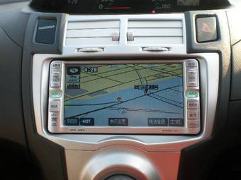 2006 Toyota Vitz Photos
